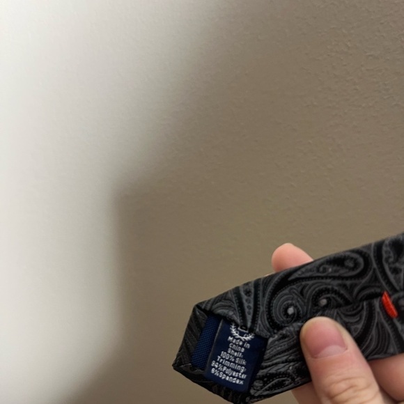 Chaps Blue Paisley Silk Tie - Picture 5 of 5